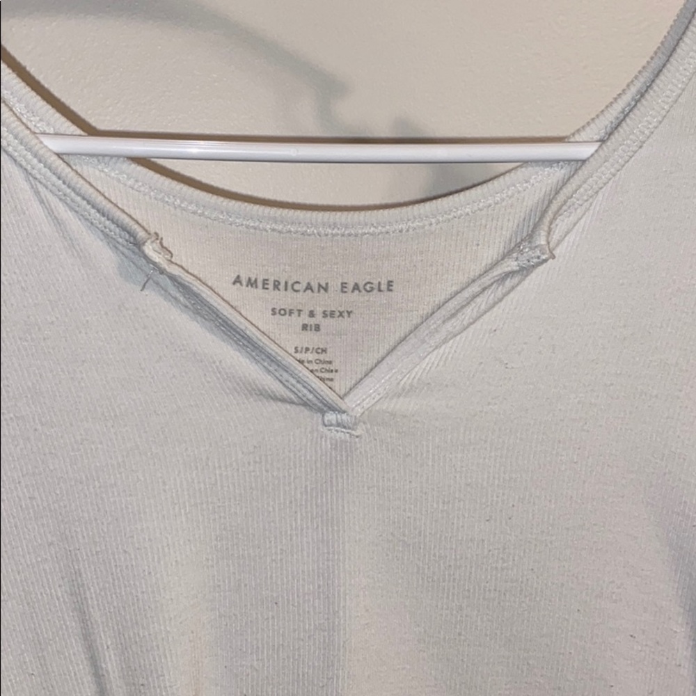 AE white ribbed notch top